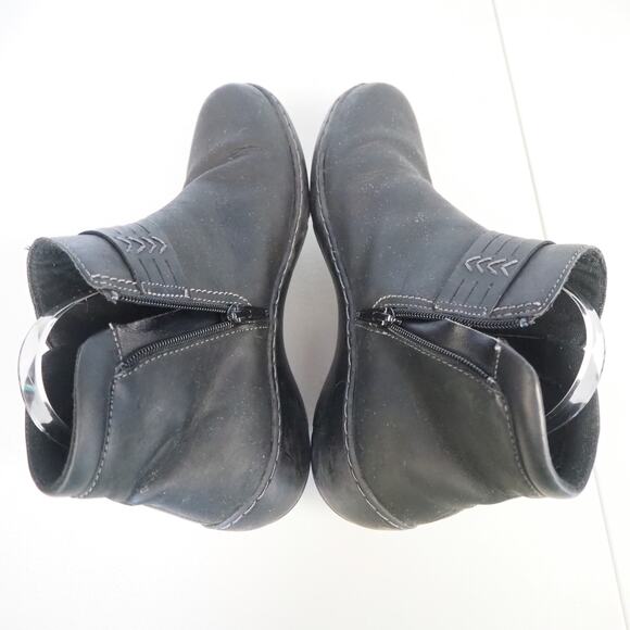 Clarks Women's Cora Rae Button Strap Ankle Booties Black Leather Boots Sz 8.5 - Picture 8 of 11